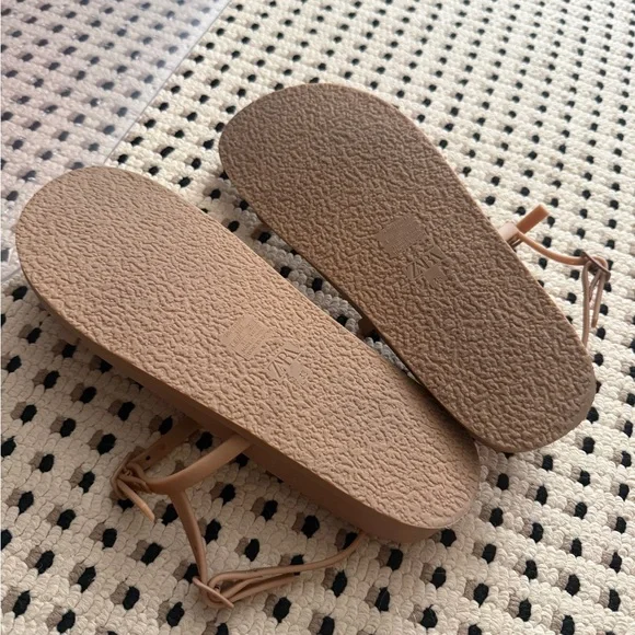 ZARA Flappy Strap Sandals - Picture 4 of 5